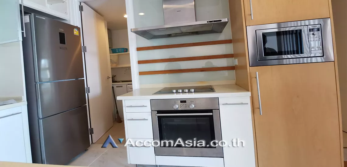 Pet friendly |  2 Bedrooms  Condominium For Rent in Silom, Bangkok  near BTS Sala Daeng - MRT Silom (AA30267)