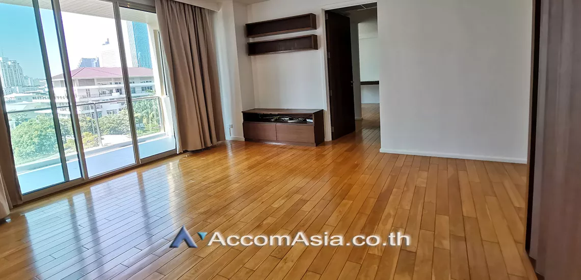 Pet friendly |  2 Bedrooms  Condominium For Rent in Silom, Bangkok  near BTS Sala Daeng - MRT Silom (AA30267)