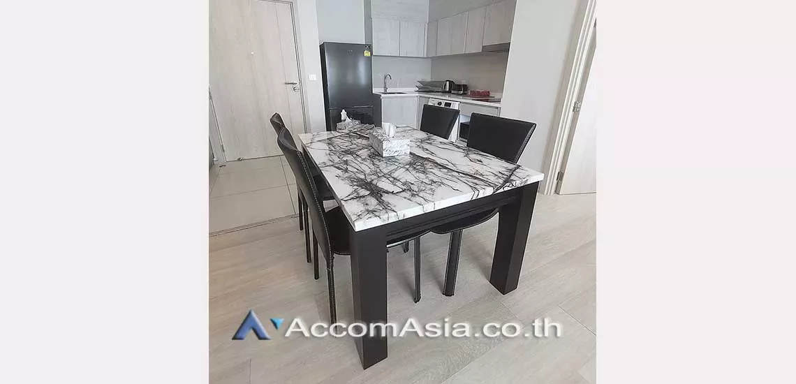 unit 2 Bedrooms  Condominium For Rent in Ploenchit, Bangkok  near BTS Ploenchit (AA30274)