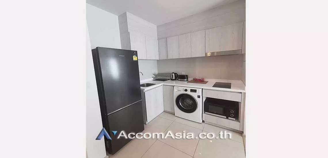 unit 2 Bedrooms  Condominium For Rent in Ploenchit, Bangkok  near BTS Ploenchit (AA30274)