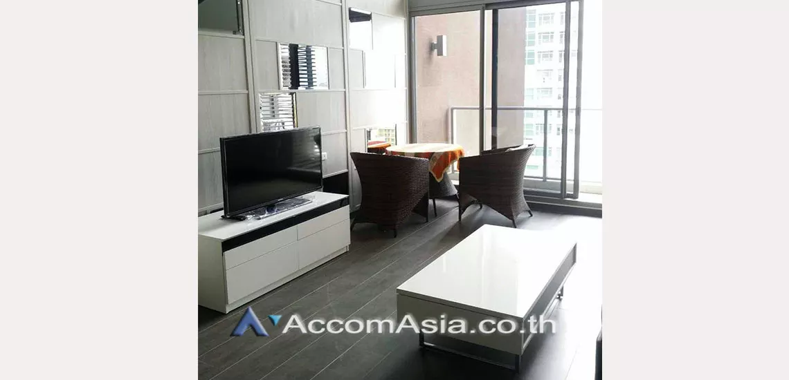 Duplex Condo |  1 Bedroom  Condominium For Rent in Sukhumvit, Bangkok  near BTS Ekkamai (AA30320)