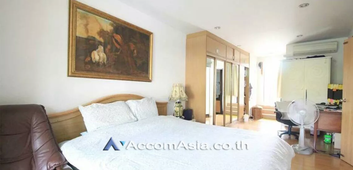 10  2 br House For Sale in Sukhumvit ,Bangkok BTS Ekkamai AA30337