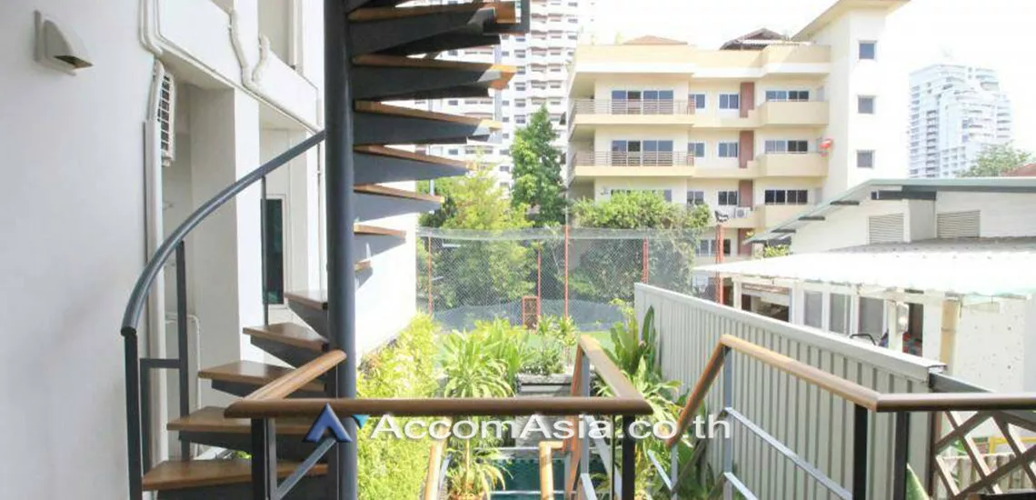  1  2 br House For Sale in Sukhumvit ,Bangkok BTS Ekkamai AA30337