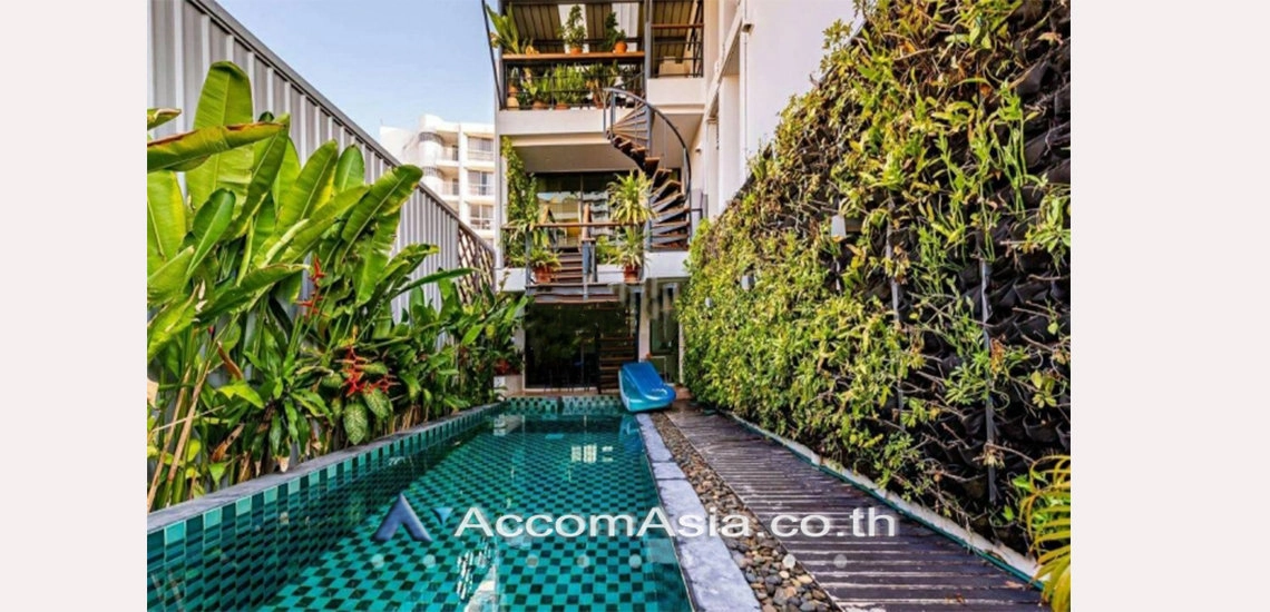 Private Swimming Pool |  2 Bedrooms  House For Rent & Sale in Sukhumvit, Bangkok  near BTS Ekkamai (AA30338)
