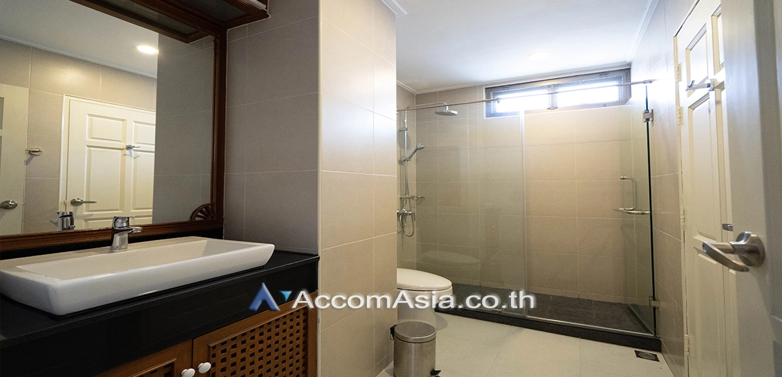 11  3 br Apartment For Rent in Sukhumvit ,Bangkok BTS Asok - MRT Sukhumvit at Family-Friendly 360 SQ.M. Residence Near Terminal 21 AA30343