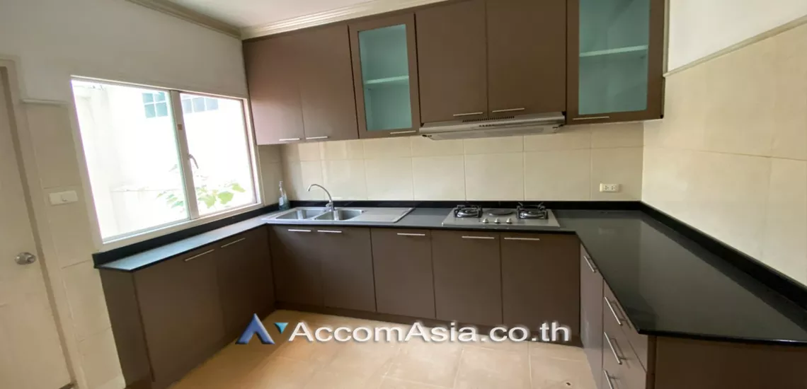 Pet friendly |  4 Bedrooms  House For Rent in Sukhumvit, Bangkok  near BTS Thong Lo (AA30356)