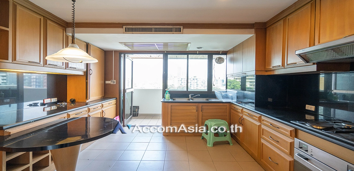 Pet friendly |  3 Bedrooms  Apartment For Rent in Sukhumvit, Bangkok  near BTS Thong Lo (AA30360)