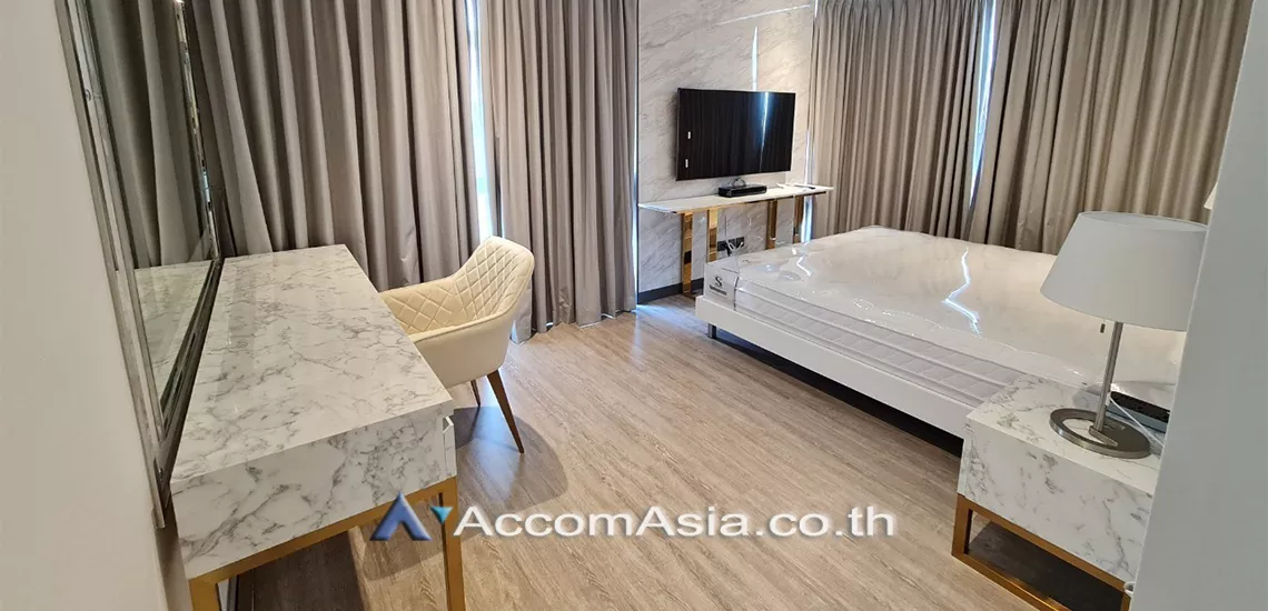 unit 2 Bedrooms  Condominium For Rent in Sukhumvit, Bangkok  near BTS Ekkamai (AA30364)