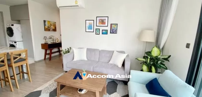 unit 2 Bedrooms  Condominium For Rent in Sukhumvit, Bangkok  near BTS Ekkamai (AA30365)