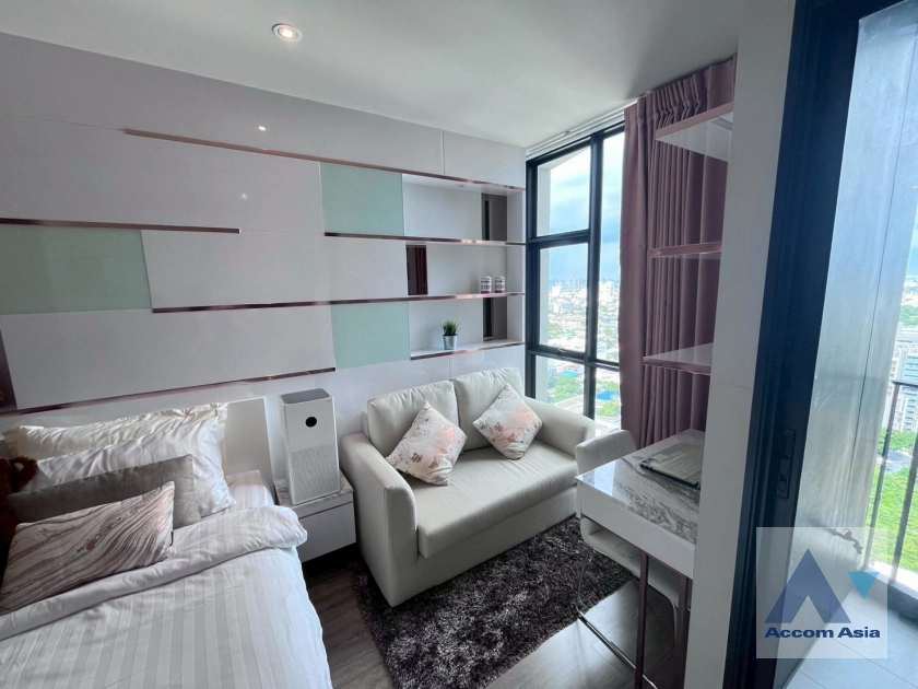  Rhythm Ekkamai Condominium  studio Bedroom for Sale & Rent BTS Ekkamai in Sukhumvit Bangkok