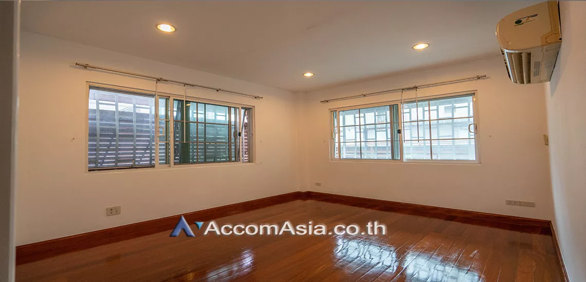 5  4 br House For Rent in Sukhumvit ,Bangkok BTS Ekkamai at House in Compound AA30381