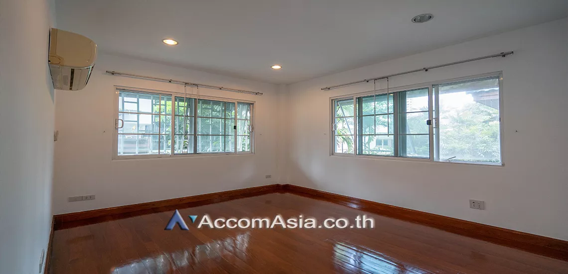 7  4 br House For Rent in Sukhumvit ,Bangkok BTS Ekkamai at House in Compound AA30381