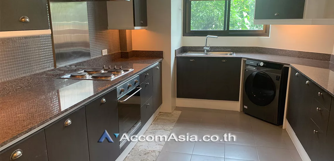  2 Bedrooms  Apartment For Rent in Ploenchit, Bangkok  near BTS Ploenchit (AA30386)