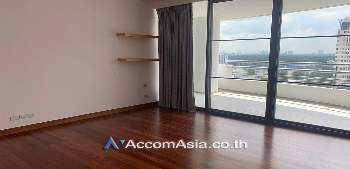 unitBig Balcony | Bright condo with city views and clean wooden floors in Sathorn (AA30387)