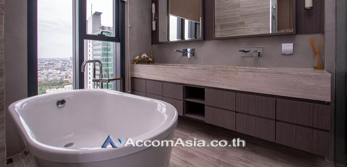 16  3 br Condominium For Rent in Silom ,Bangkok BTS Surasak at The Diplomat Sathorn AA30389