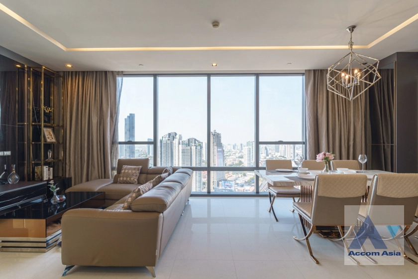 unitLxury condo with panoramic views and stylish interiors in Sathorn (AA30394)