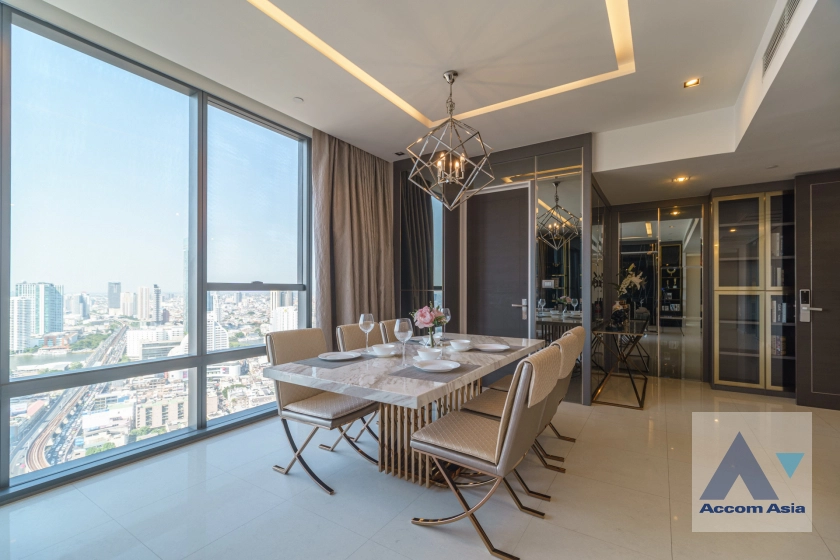 unitLxury condo with panoramic views and stylish interiors in Sathorn (AA30394)