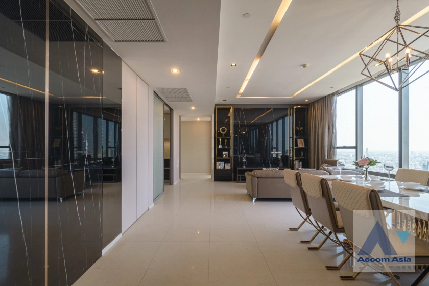 unitLxury condo with panoramic views and stylish interiors in Sathorn (AA30394)