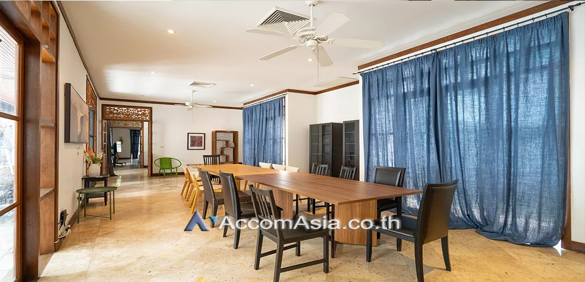 5  7 br House For Rent in Sukhumvit ,Bangkok BTS Asok - MRT Sukhumvit at Exclusive House  for Rent In Sukhumvit AA30396