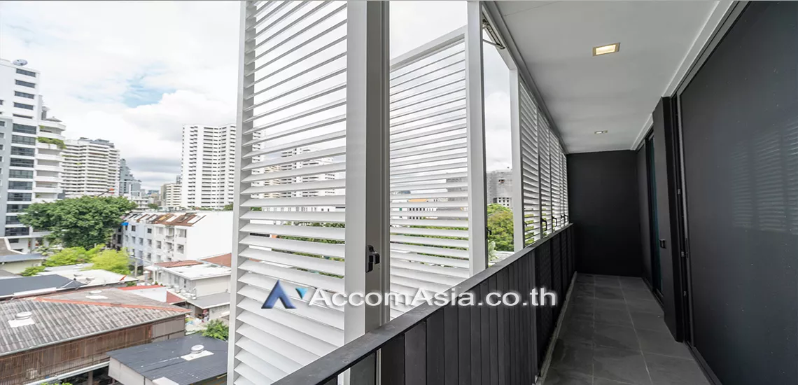  3 Bedrooms  Apartment For Rent in Sukhumvit, Bangkok  near BTS Thong Lo (AA30402)