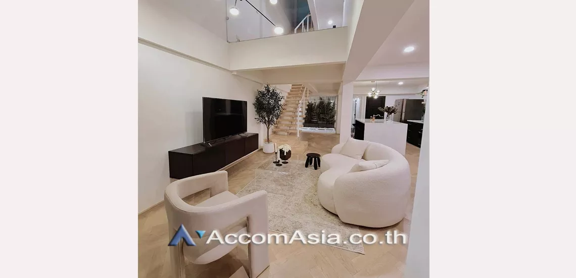  2  3 br House For Rent in Sukhumvit ,Bangkok BTS Phra khanong at Safe and local lifestyle Home AA30403
