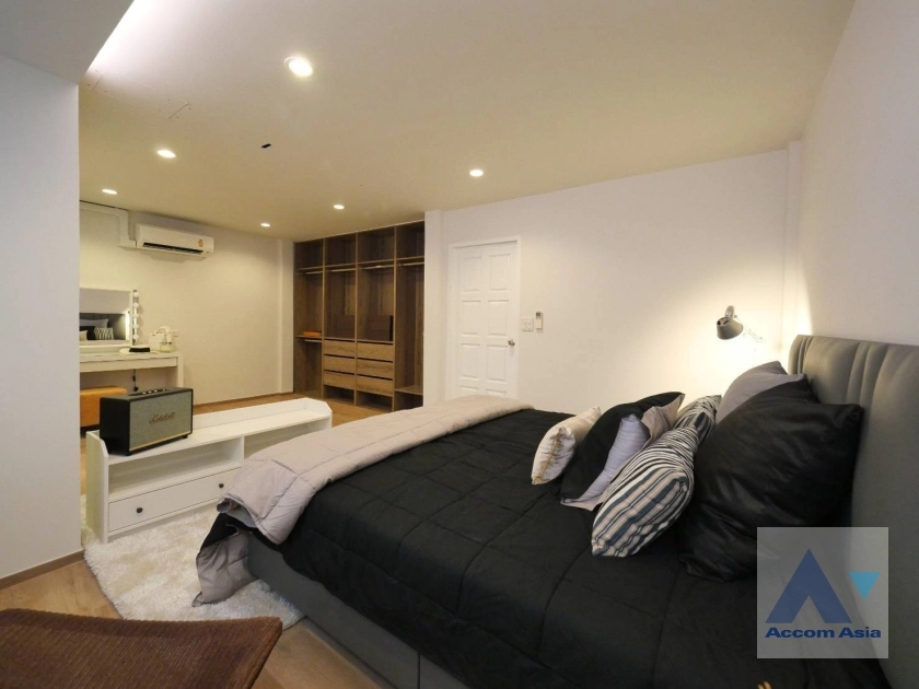 8  3 br Townhouse For Rent in Sukhumvit ,Bangkok BTS Phra khanong AA30404