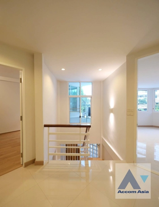 6  3 br Townhouse For Rent in Sukhumvit ,Bangkok BTS Phra khanong AA30404