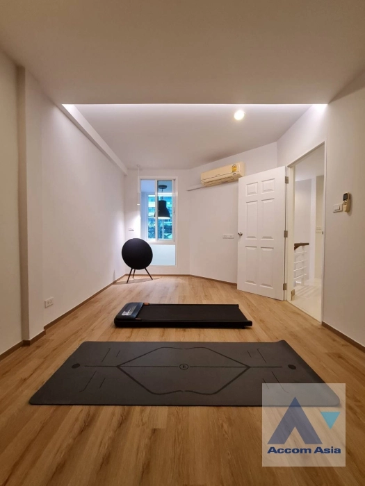 7  3 br Townhouse For Rent in Sukhumvit ,Bangkok BTS Phra khanong AA30404
