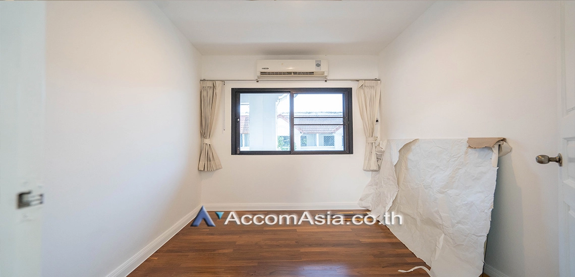 11  4 br Townhouse For Rent in Sukhumvit ,Bangkok BTS Ekkamai at Lotus Point Ekkamai AA30412