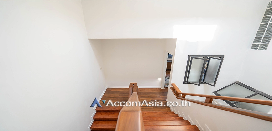 12  4 br Townhouse For Rent in Sukhumvit ,Bangkok BTS Ekkamai at Lotus Point Ekkamai AA30412