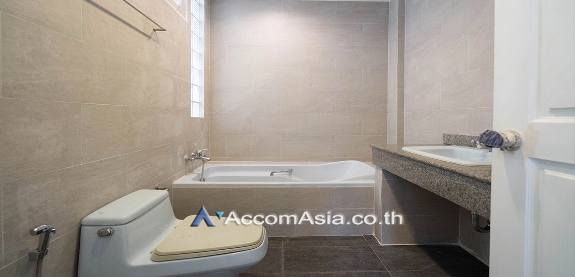 14  4 br Townhouse For Rent in Sukhumvit ,Bangkok BTS Ekkamai at Lotus Point Ekkamai AA30412