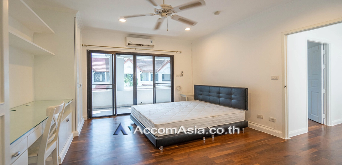 10  4 br Townhouse For Rent in Sukhumvit ,Bangkok BTS Ekkamai at Lotus Point Ekkamai AA30412