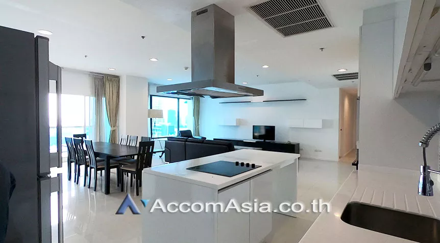  3 Bedrooms  Condominium For Rent & Sale in Ploenchit, Bangkok  near BTS Chitlom (AA30421)