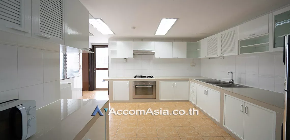 unit 3 Bedrooms  Apartment For Rent in Sukhumvit, Bangkok  near BTS Thong Lo (AA30422)