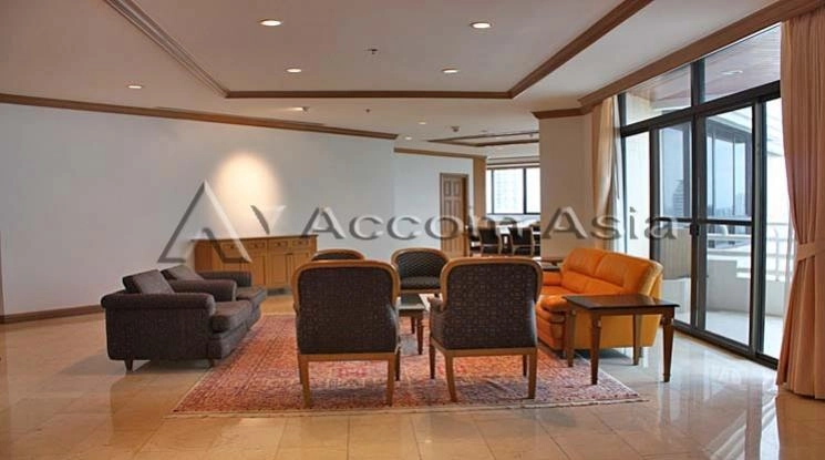 Pet friendly |  Ruamsuk Condominium Condominium  3 Bedroom for Rent BTS Phrom Phong in Sukhumvit Bangkok