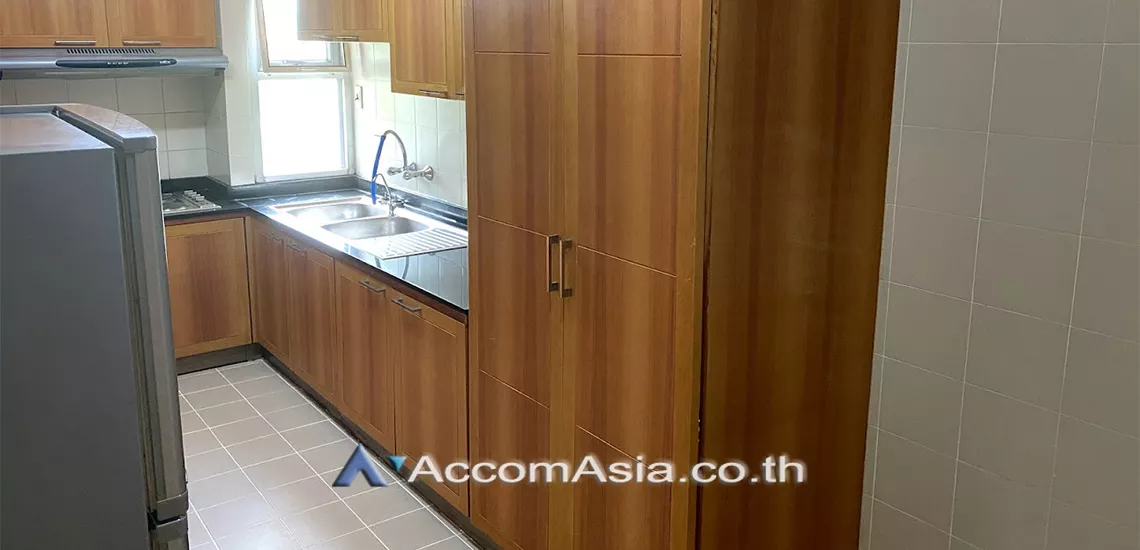 7  2 br Apartment For Rent in Sathorn ,Bangkok MRT Khlong Toei at Low rise Building AA30434