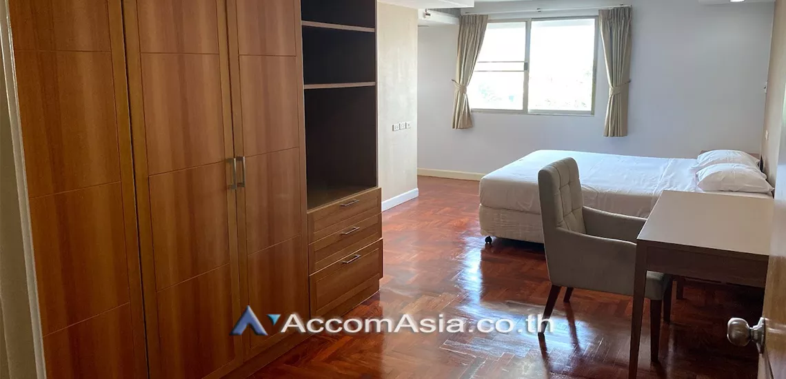 9  2 br Apartment For Rent in Sathorn ,Bangkok MRT Khlong Toei at Low rise Building AA30434