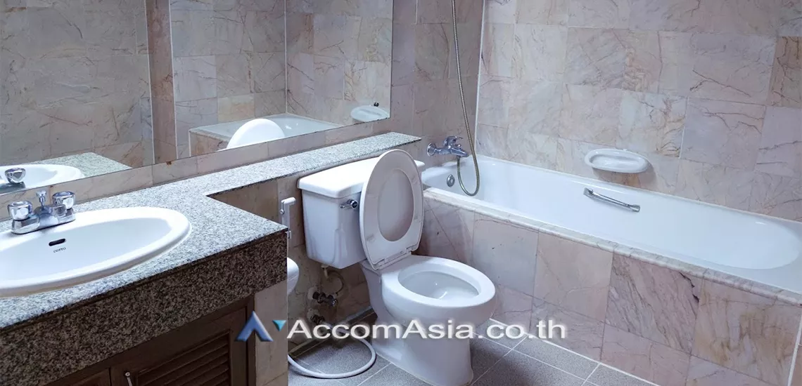 12  2 br Apartment For Rent in Sathorn ,Bangkok MRT Khlong Toei at Low rise Building AA30435