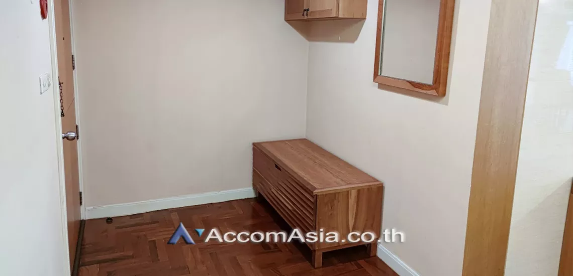 8  2 br Apartment For Rent in Sathorn ,Bangkok MRT Khlong Toei at Low rise Building AA30435