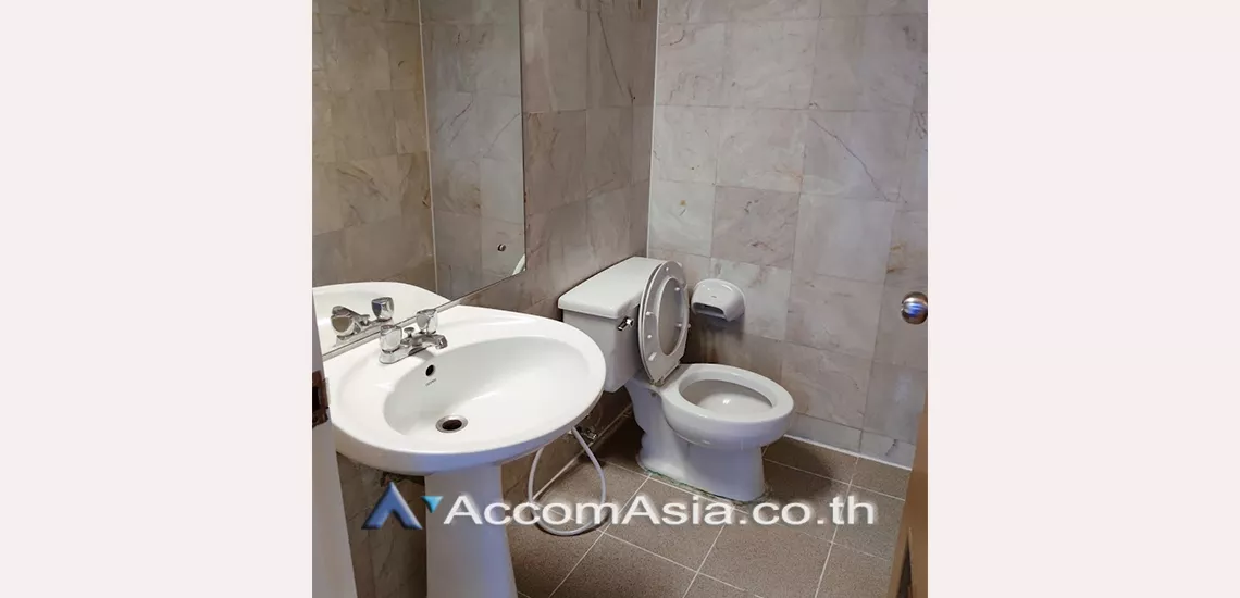 12  2 br Apartment For Rent in Sathorn ,Bangkok MRT Khlong Toei at Low rise Building AA30436