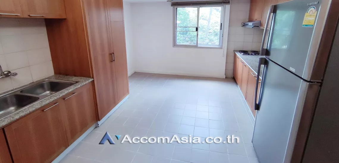 5  2 br Apartment For Rent in Sathorn ,Bangkok MRT Khlong Toei at Low rise Building AA30436