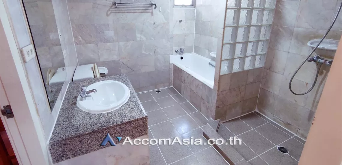 11  2 br Apartment For Rent in Sathorn ,Bangkok MRT Khlong Toei at Low rise Building AA30436
