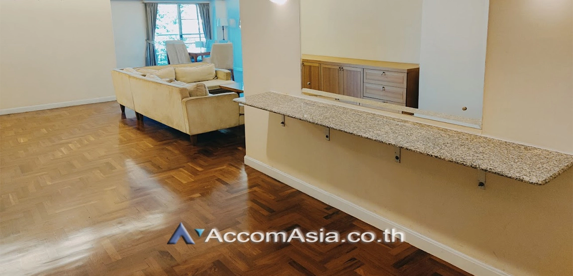 unit 3 Bedrooms  Apartment For Rent in Sathorn, Bangkok  near MRT Lumphini (AA30437)