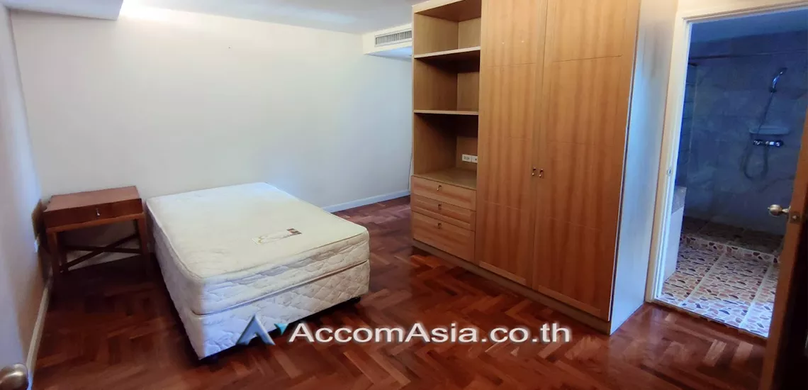 10  3 br Apartment For Rent in Sathorn ,Bangkok MRT Lumphini at Low rise Building AA30437