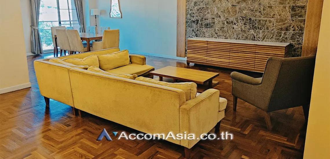  2  3 br Apartment For Rent in Sathorn ,Bangkok MRT Lumphini at Low rise Building AA30437