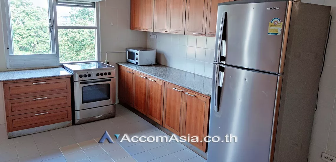 5  3 br Apartment For Rent in Sathorn ,Bangkok MRT Lumphini at Low rise Building AA30437