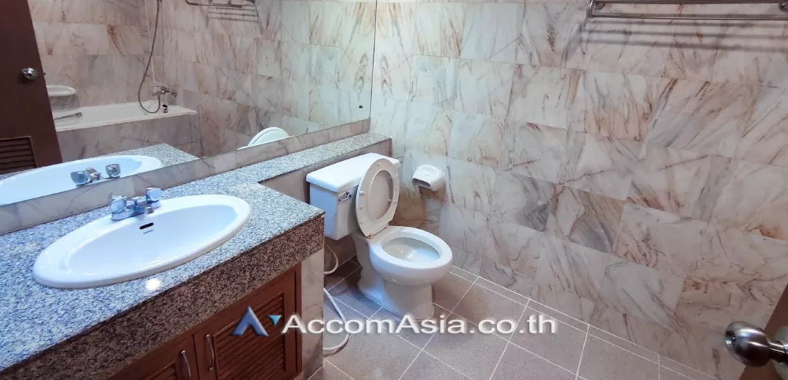 16  5 br Apartment For Rent in Sathorn ,Bangkok MRT Khlong Toei at Low rise Building AA30438