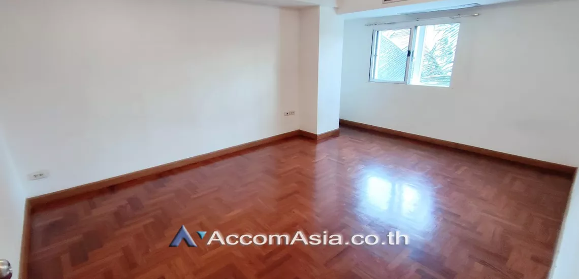 14  5 br Apartment For Rent in Sathorn ,Bangkok MRT Khlong Toei at Low rise Building AA30438