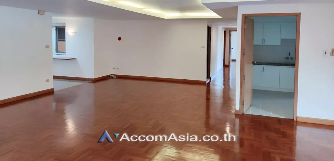 unit 5 Bedrooms  Apartment For Rent in Sathorn, Bangkok  near MRT Khlong Toei (AA30438)