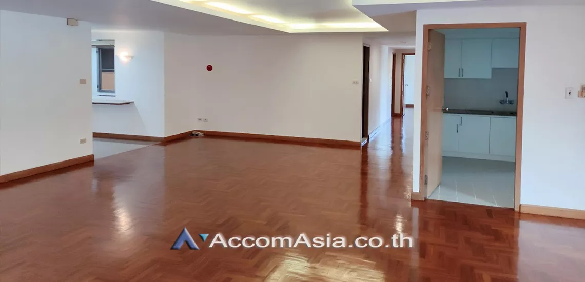 4  5 br Apartment For Rent in Sathorn ,Bangkok MRT Khlong Toei at Low rise Building AA30438